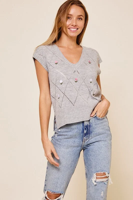 GREY CABLE KNIT FLORAL SWEATER VEST T10022 Women's fashion sweaters sale