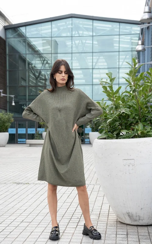 OVERSIZED KNITTED DRESS WITH DETAIL Budget-friendly unclassified dresses