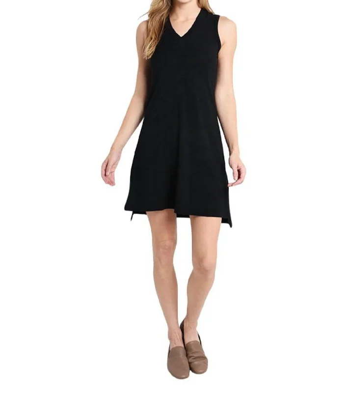 Victoria Dress in Black Casual chic unclassified dresses